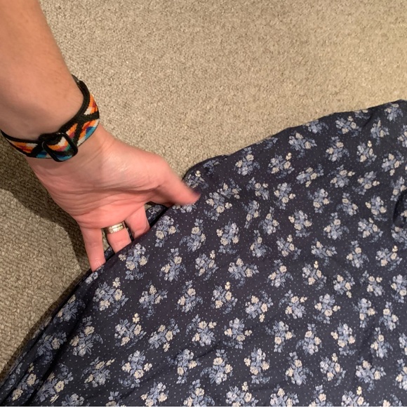 Cottagecore shirt dress with lovely full skirt and pockets. - Picture 4 of 4